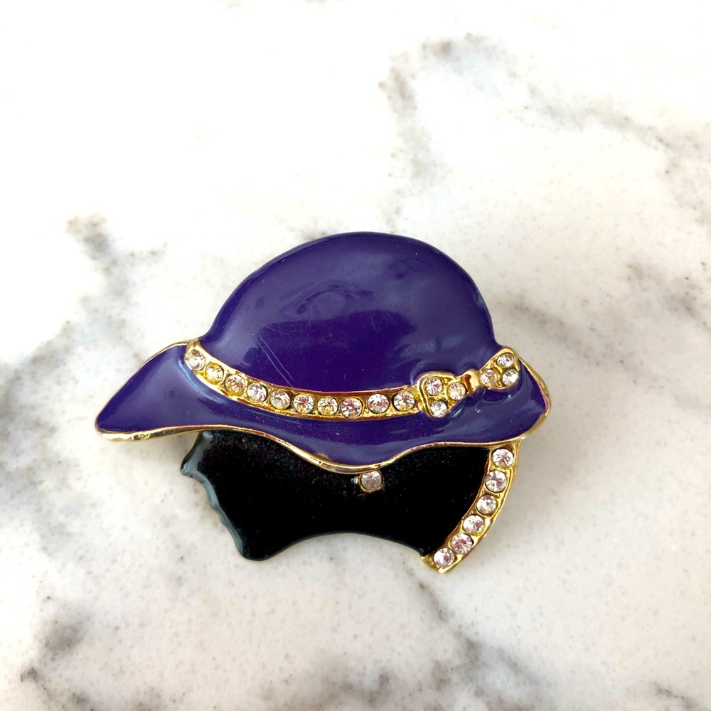 Ladies fashion jewelry pin